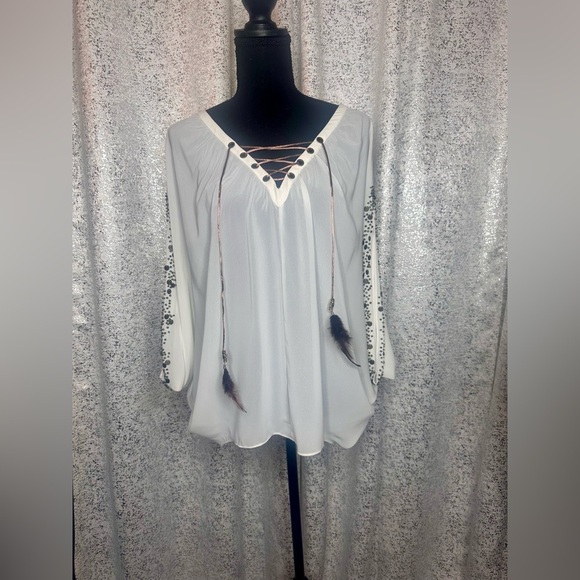 Never worn Bohemian white Nicole Miller chiffon blouse - Picture 2 of 3